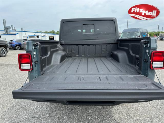 new 2025 Jeep Gladiator car, priced at $43,777