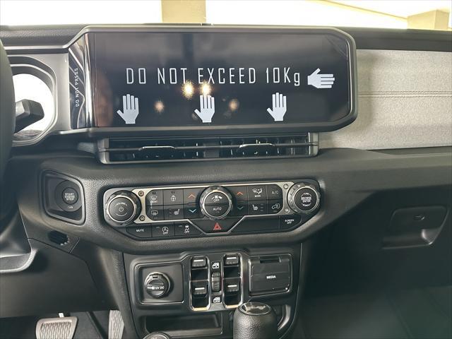 new 2025 Jeep Wrangler car, priced at $46,279