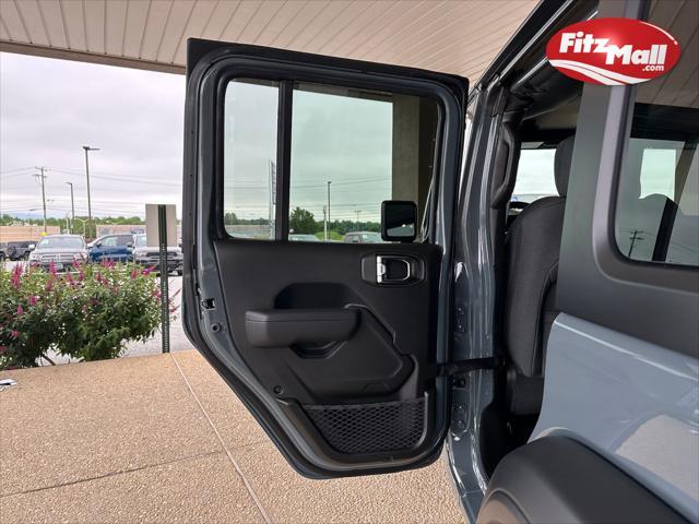 new 2025 Jeep Wrangler car, priced at $46,279