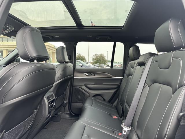 new 2025 Jeep Grand Cherokee car, priced at $45,576
