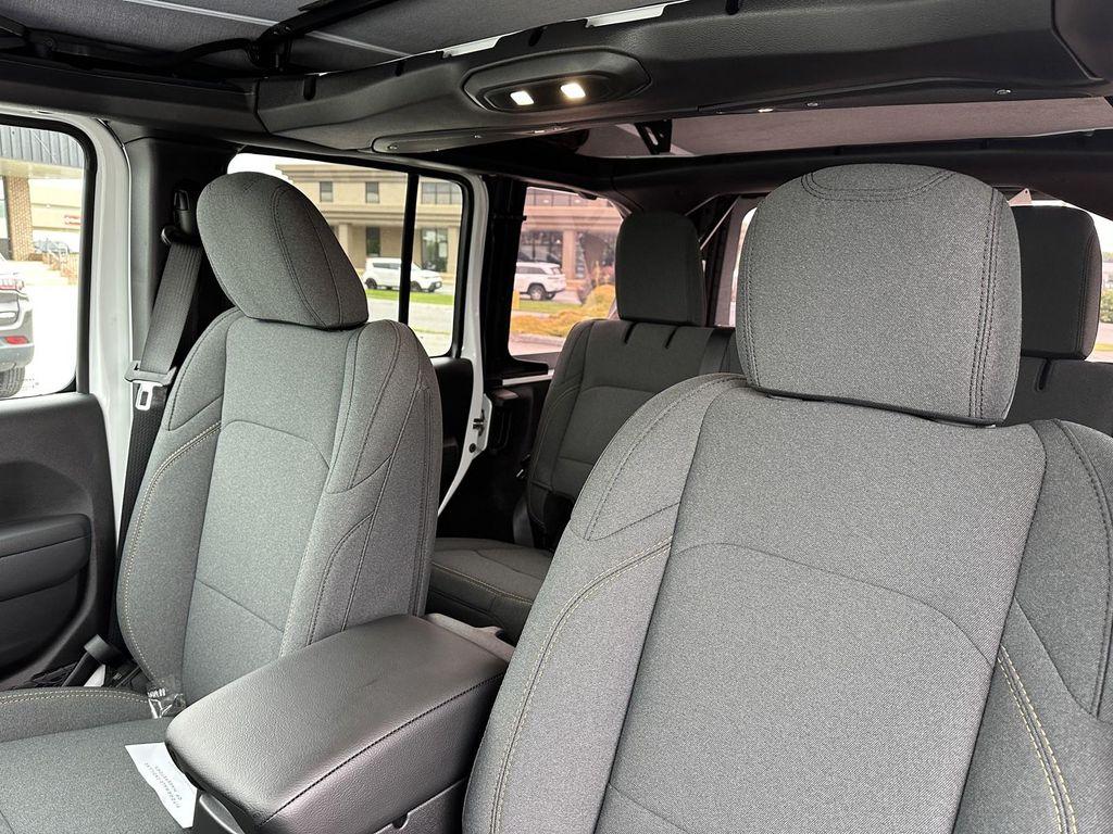 new 2025 Jeep Wrangler car, priced at $42,480