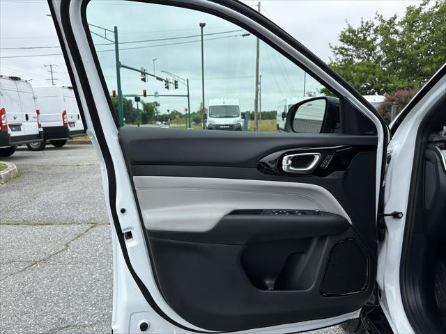 new 2025 Jeep Compass car, priced at $35,642