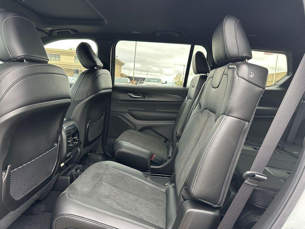 new 2025 Jeep Grand Cherokee L car, priced at $43,712