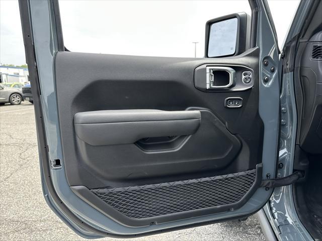 new 2025 Jeep Gladiator car, priced at $47,869