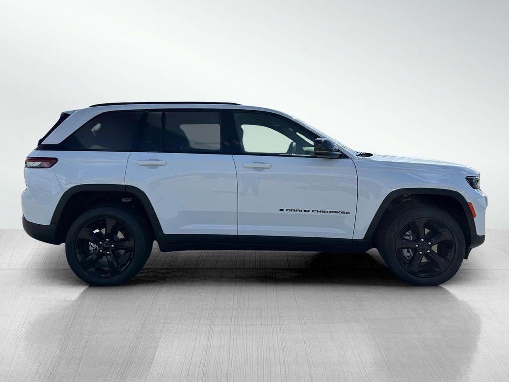 new 2025 Jeep Grand Cherokee car, priced at $46,275