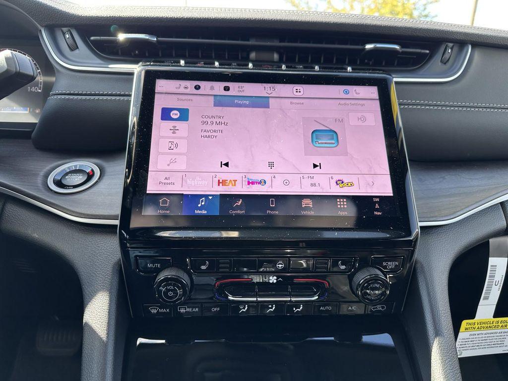 new 2025 Jeep Grand Cherokee car, priced at $46,275