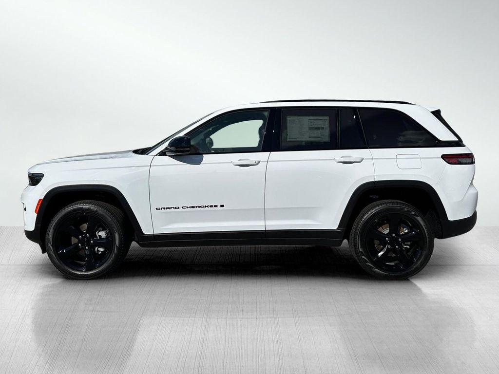 new 2025 Jeep Grand Cherokee car, priced at $46,275