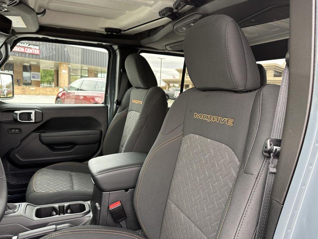 new 2025 Jeep Gladiator car, priced at $51,458