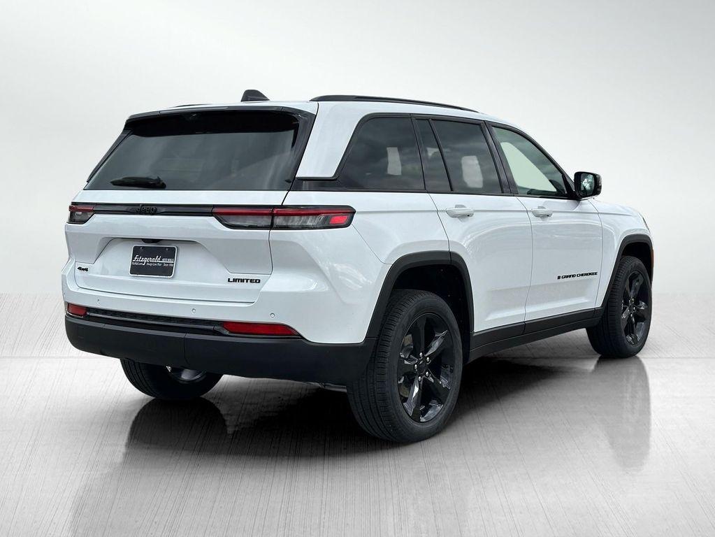 new 2025 Jeep Grand Cherokee car, priced at $45,697