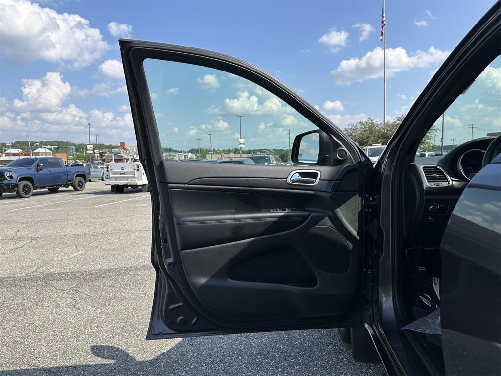 used 2018 Jeep Grand Cherokee car, priced at $18,988