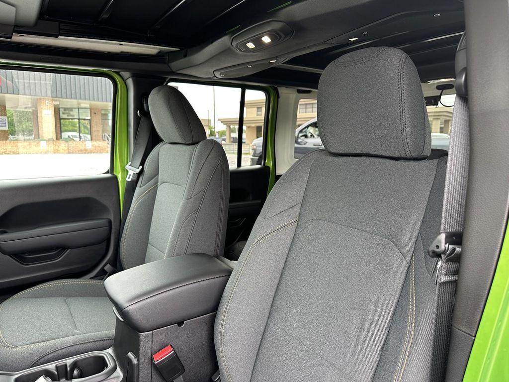 new 2025 Jeep Wrangler car, priced at $46,189