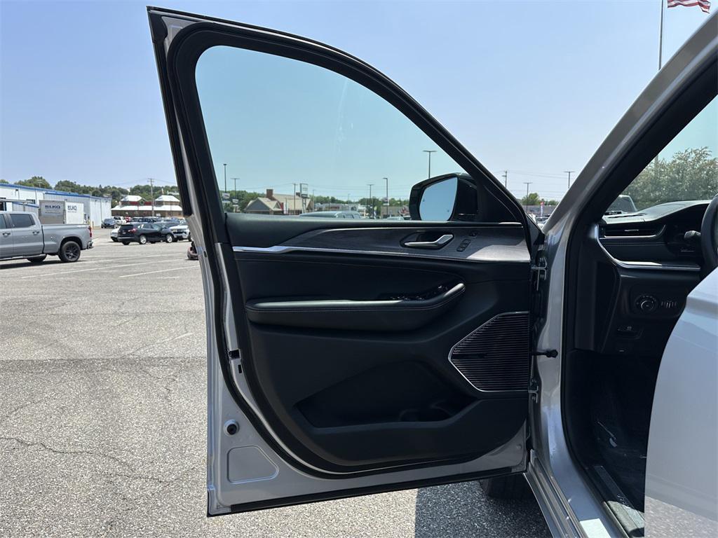 used 2022 Jeep Grand Cherokee L car, priced at $34,988