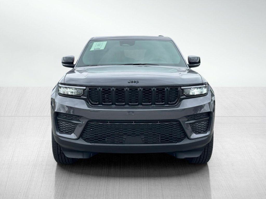 new 2025 Jeep Grand Cherokee car, priced at $39,332