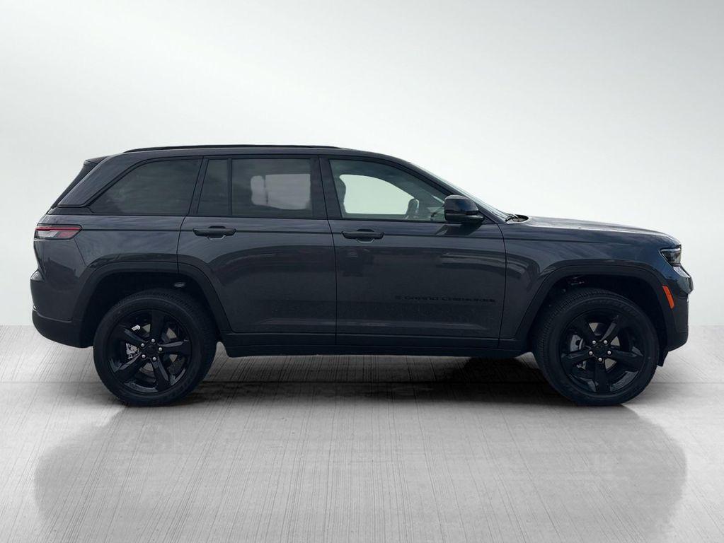 new 2025 Jeep Grand Cherokee car, priced at $42,434