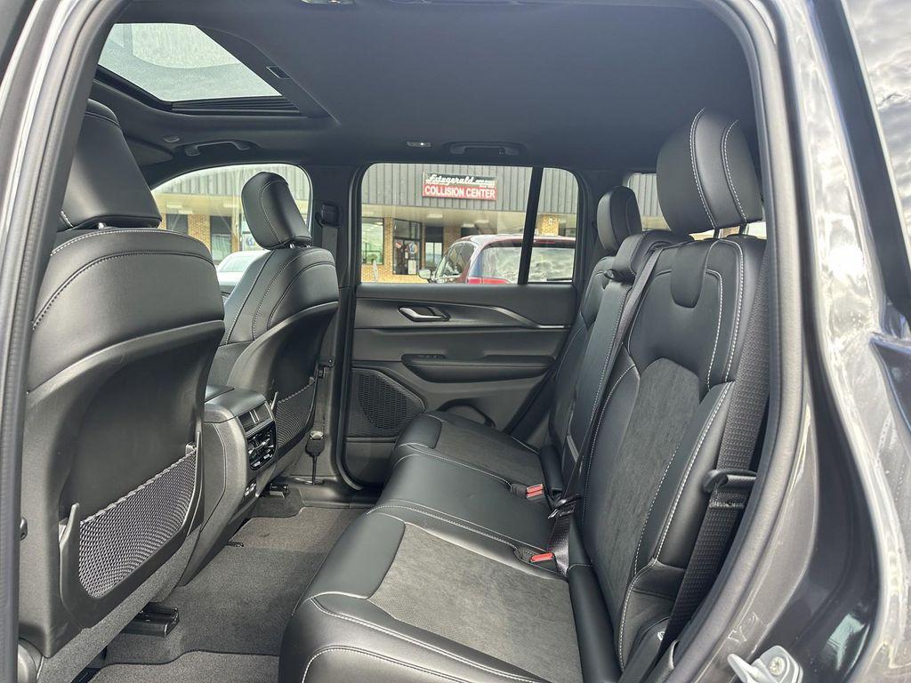 new 2025 Jeep Grand Cherokee car, priced at $42,434