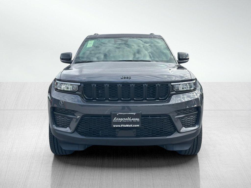 new 2025 Jeep Grand Cherokee car, priced at $42,434