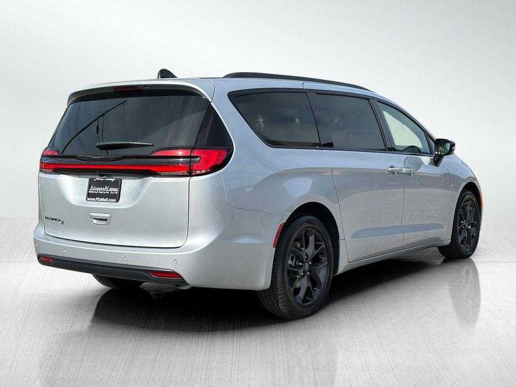new 2026 Chrysler Pacifica car, priced at $44,972