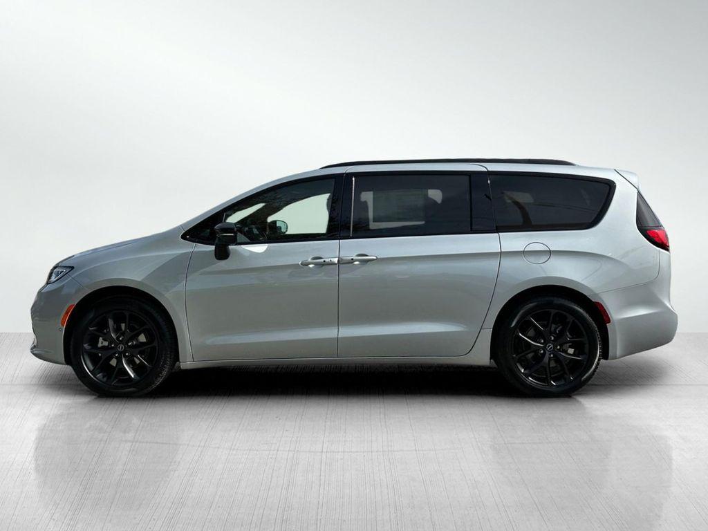 new 2026 Chrysler Pacifica car, priced at $44,972