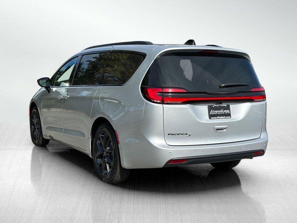 new 2026 Chrysler Pacifica car, priced at $44,972