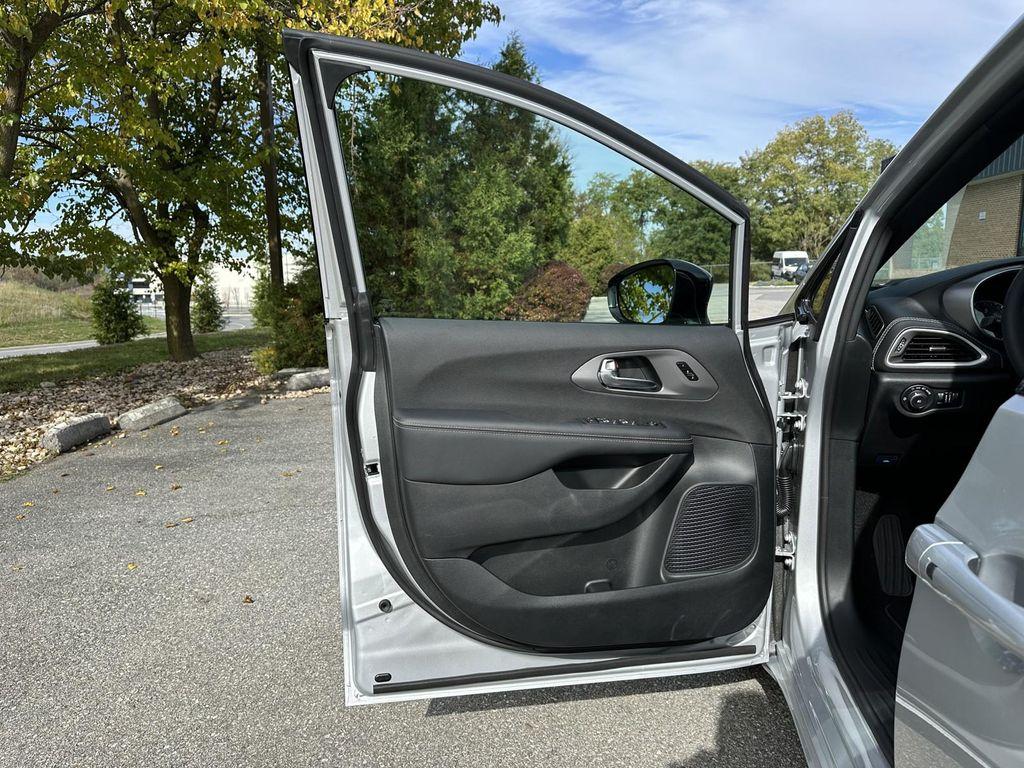 new 2026 Chrysler Pacifica car, priced at $44,972