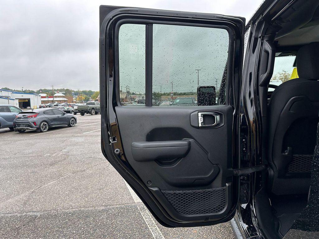 new 2025 Jeep Gladiator car, priced at $49,396