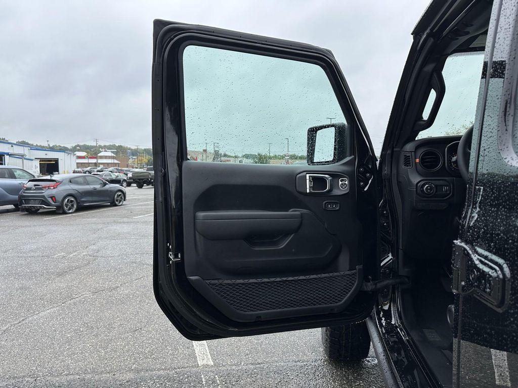 new 2025 Jeep Gladiator car, priced at $49,396