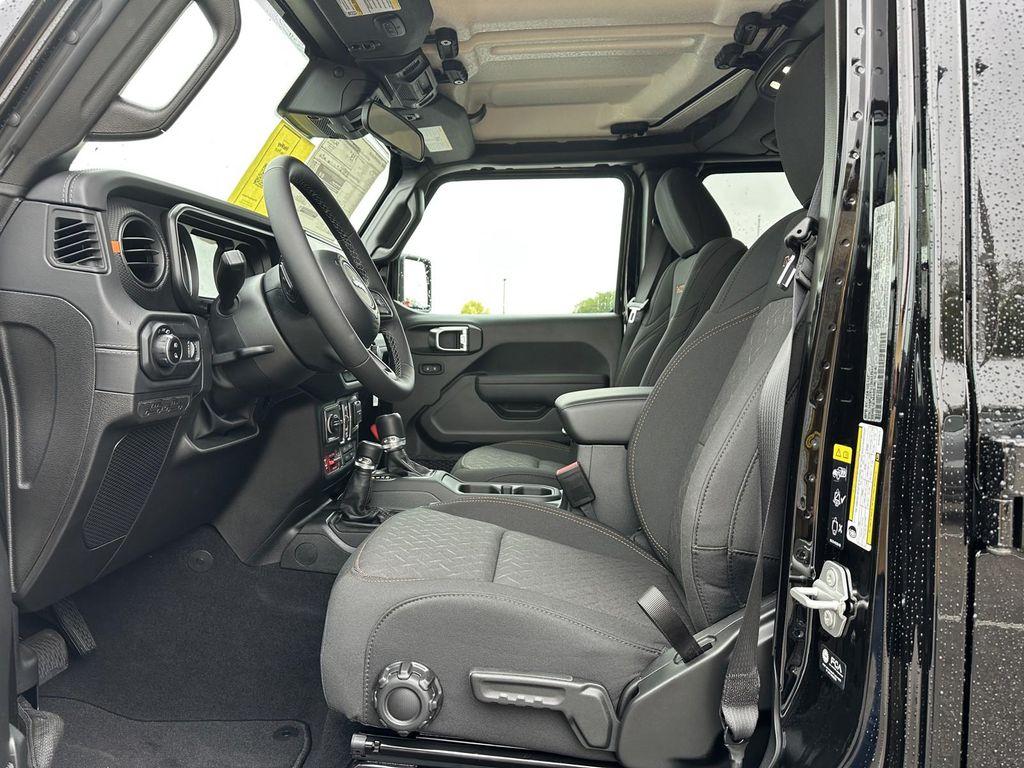 new 2025 Jeep Gladiator car, priced at $49,396