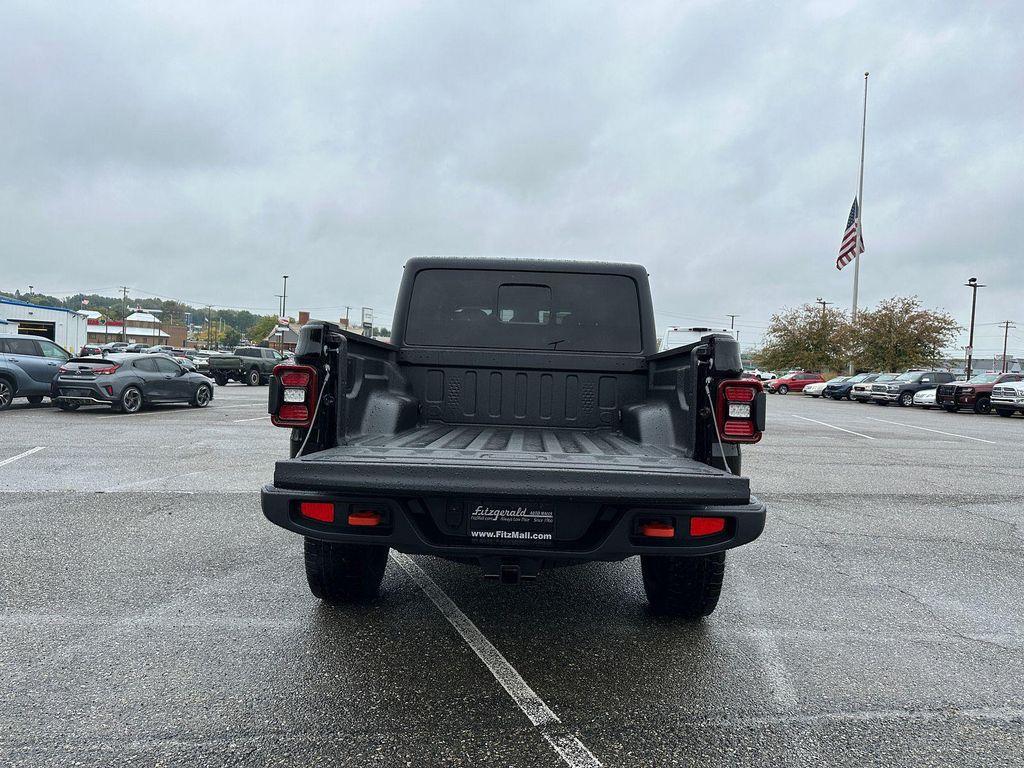 new 2025 Jeep Gladiator car, priced at $49,396