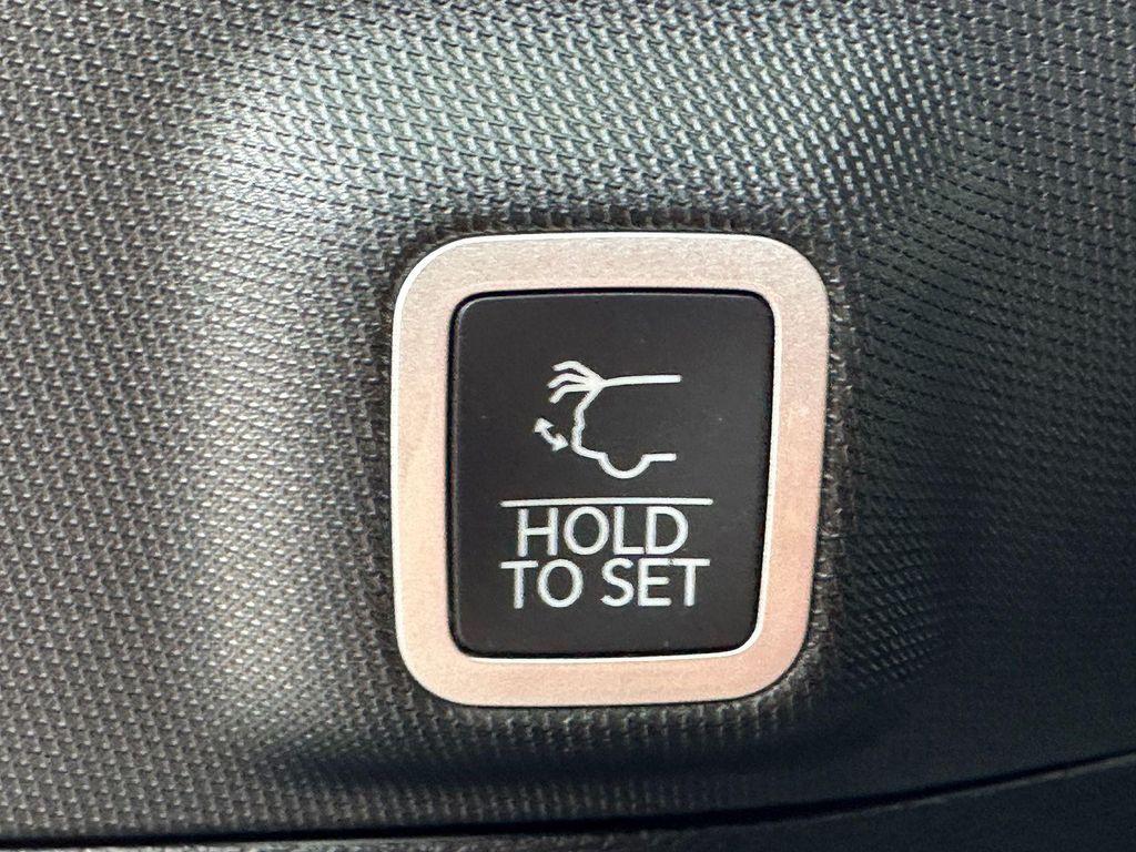 new 2025 Jeep Grand Cherokee car, priced at $37,056