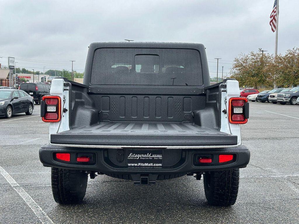 new 2025 Jeep Gladiator car, priced at $49,040