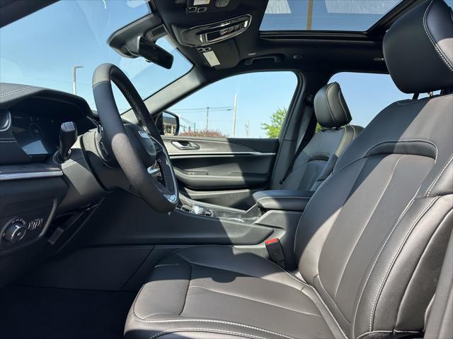new 2025 Jeep Grand Cherokee car, priced at $47,085