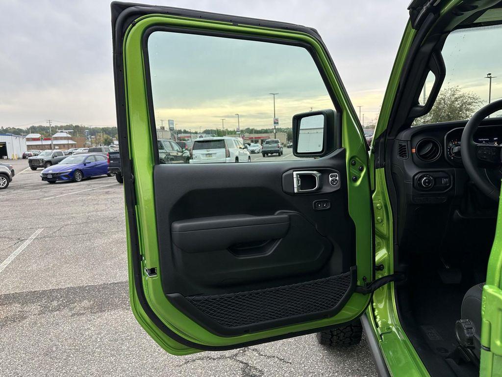 new 2025 Jeep Gladiator car, priced at $49,396