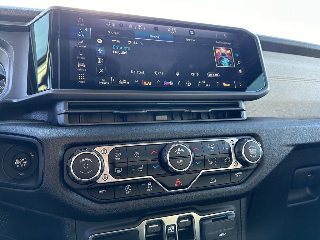 new 2025 Jeep Wrangler car, priced at $40,952