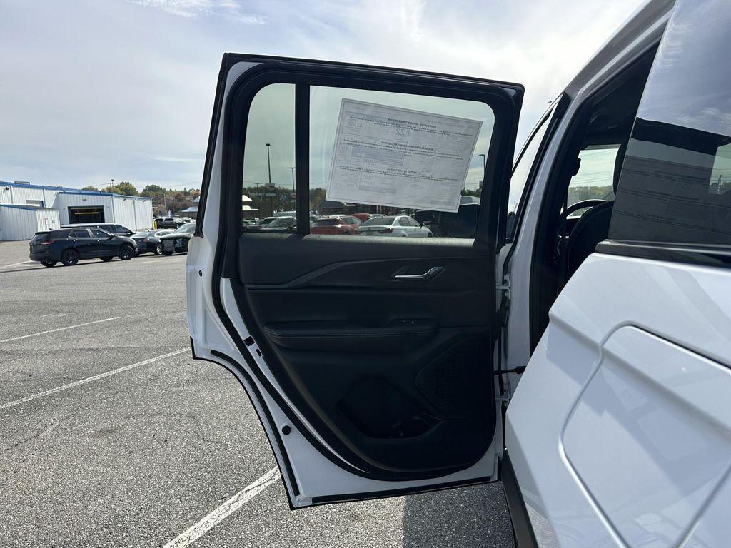 new 2025 Jeep Grand Cherokee car, priced at $37,242