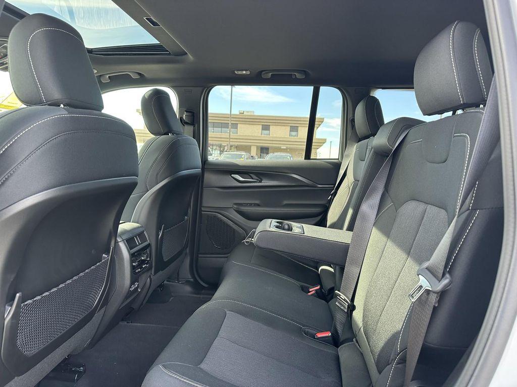 new 2025 Jeep Grand Cherokee car, priced at $37,242