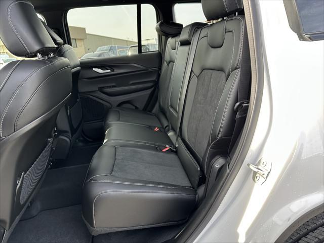 new 2025 Jeep Grand Cherokee car, priced at $43,924