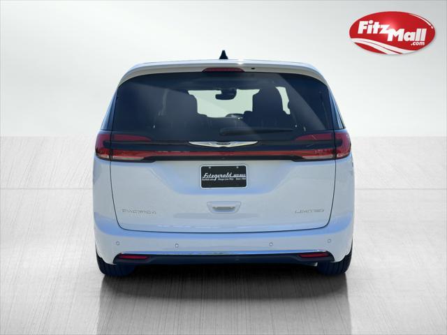 new 2024 Chrysler Pacifica car, priced at $51,677