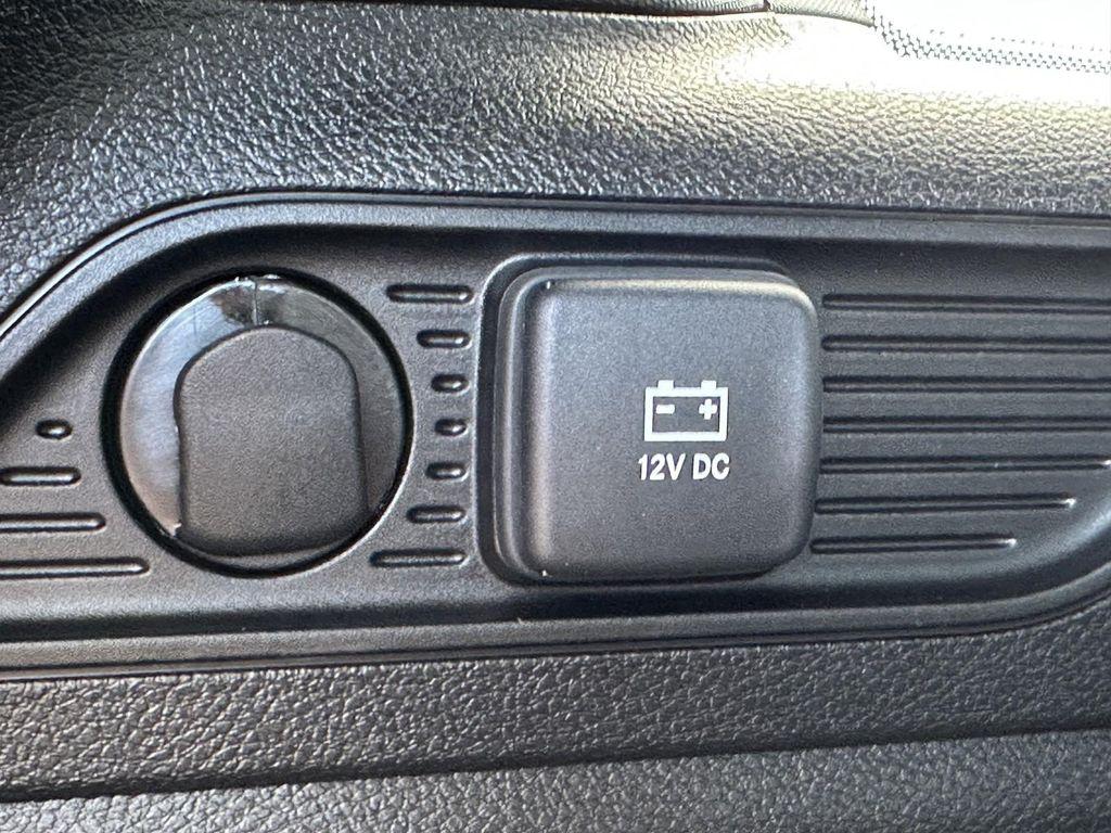 new 2025 Jeep Grand Cherokee car, priced at $41,538