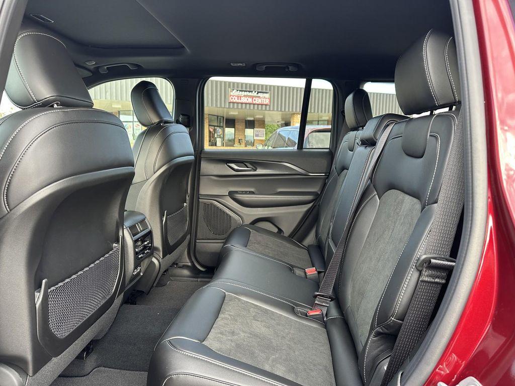 new 2025 Jeep Grand Cherokee car, priced at $41,538