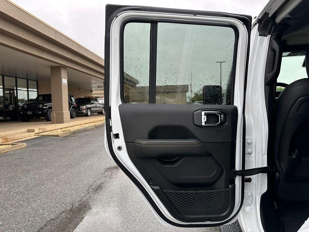 new 2025 Jeep Wrangler car, priced at $50,613