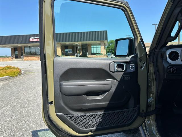 new 2025 Jeep Gladiator car, priced at $47,881