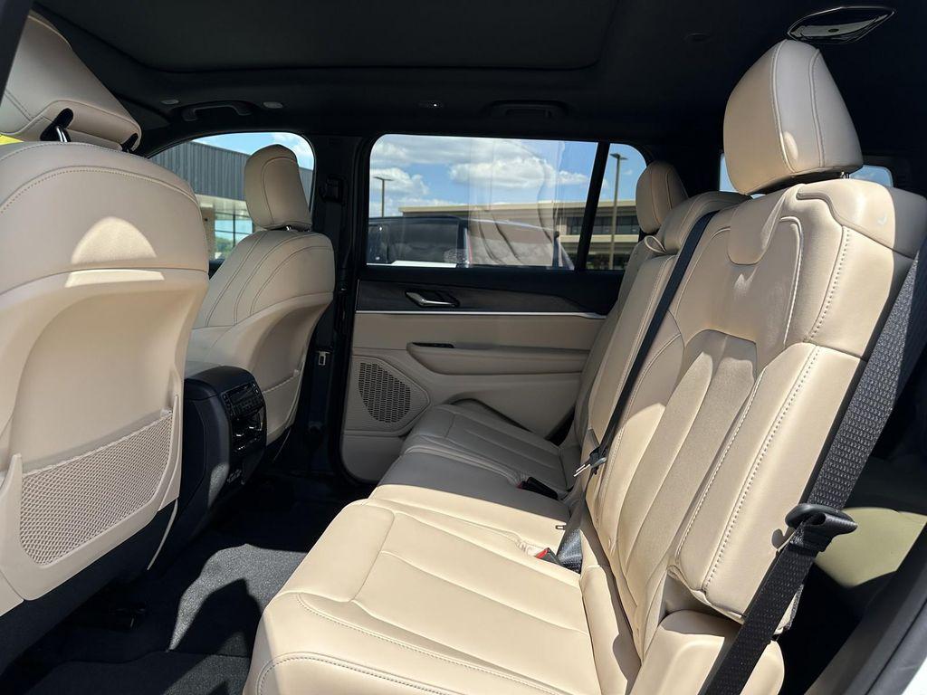 new 2025 Jeep Grand Cherokee L car, priced at $49,554