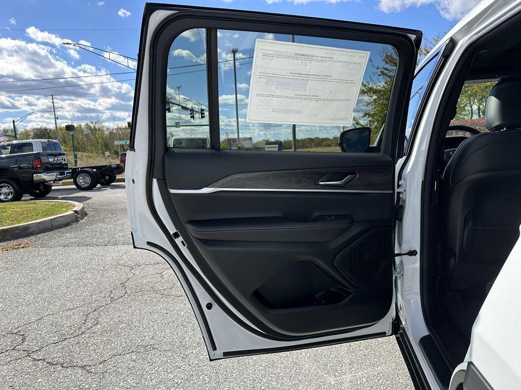 new 2025 Jeep Grand Cherokee L car, priced at $45,744