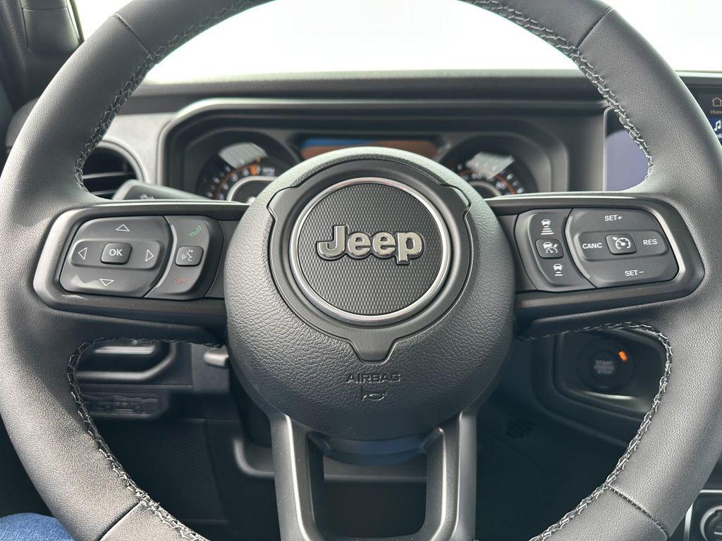 new 2025 Jeep Gladiator car, priced at $43,359