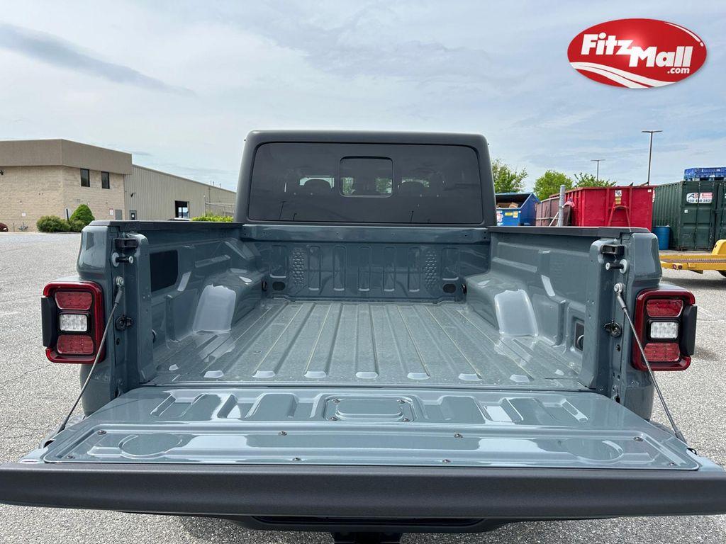 new 2025 Jeep Gladiator car, priced at $46,259
