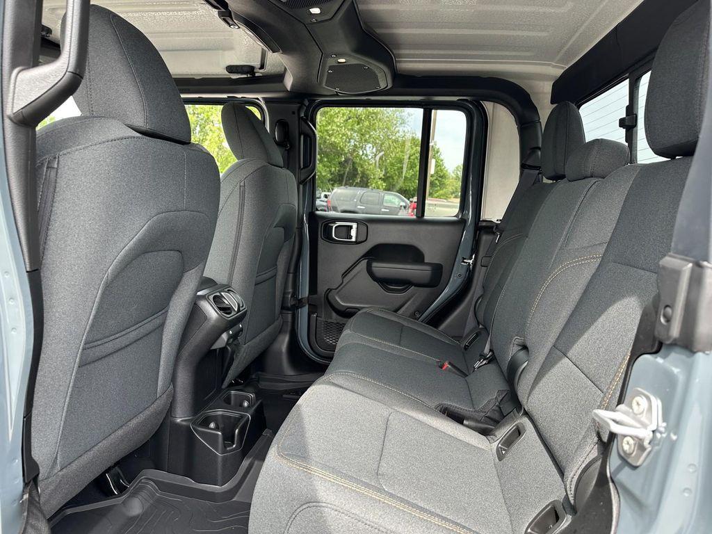 new 2025 Jeep Gladiator car, priced at $46,259