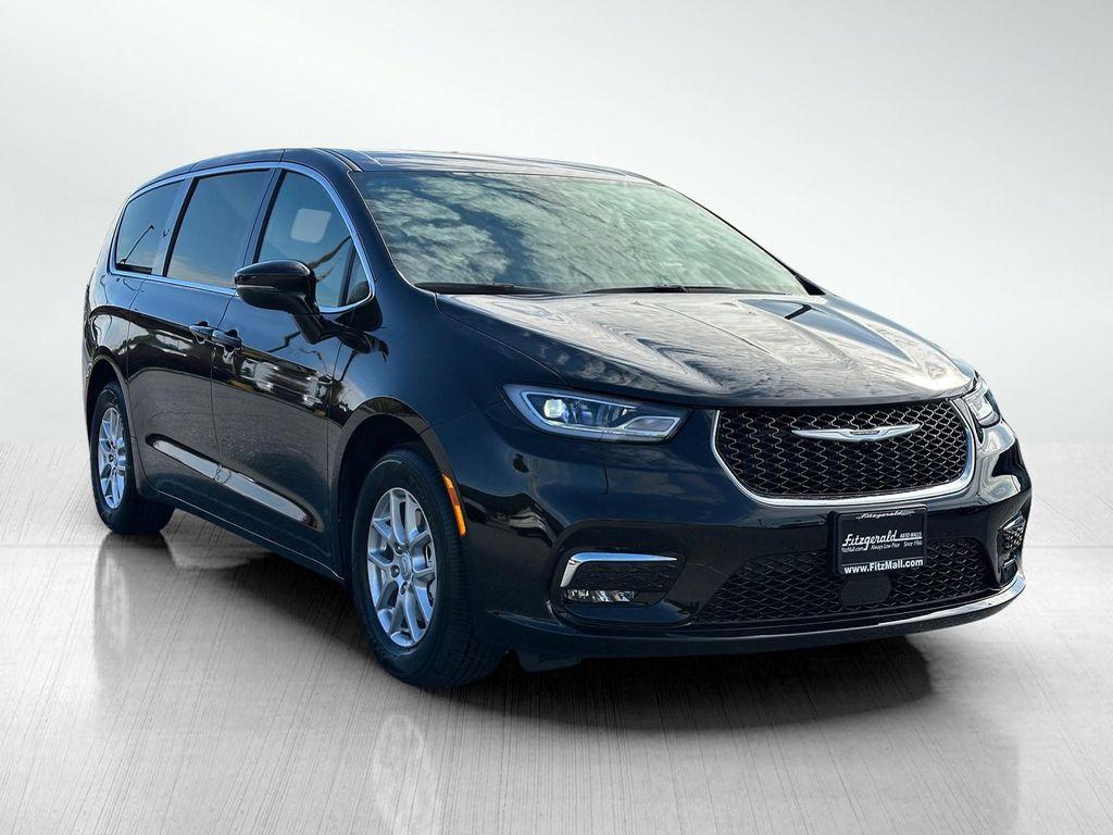 new 2026 Chrysler Pacifica car, priced at $41,579