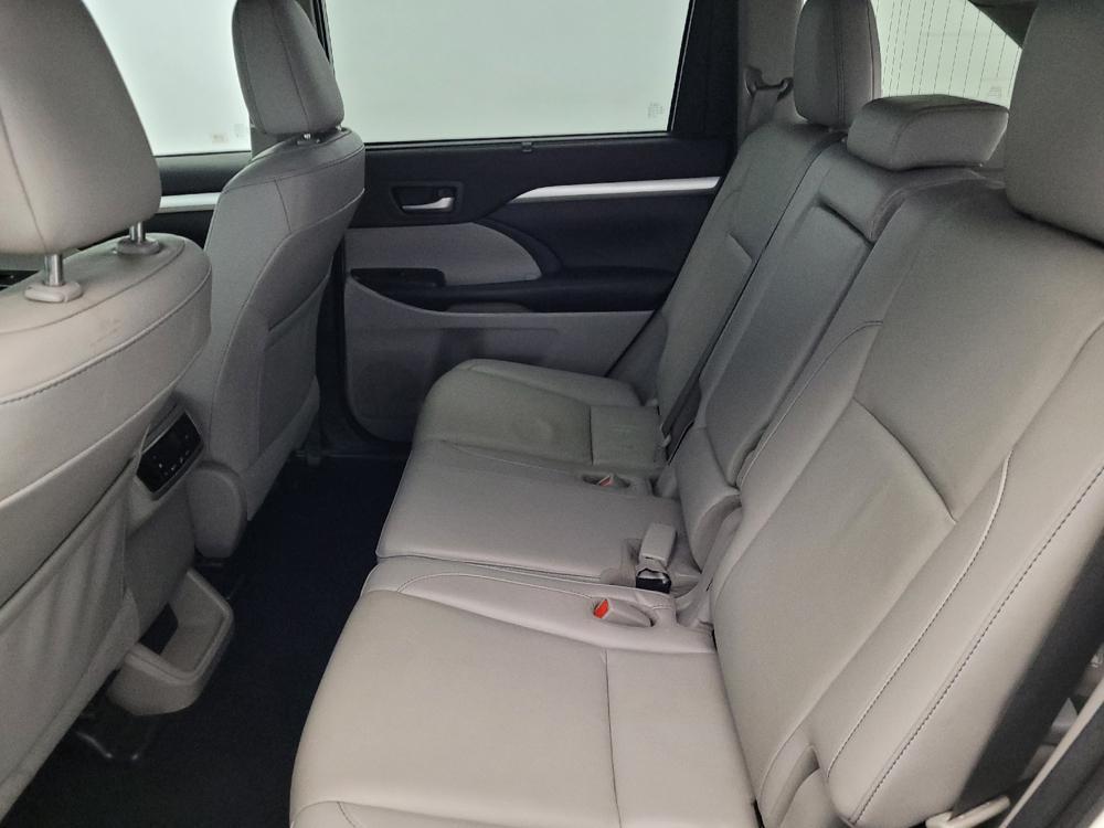 used 2019 Toyota Highlander car, priced at $22,395