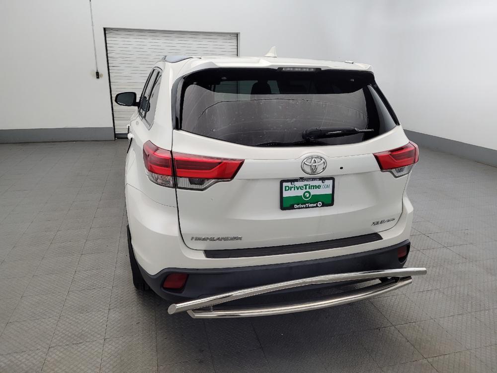 used 2019 Toyota Highlander car, priced at $22,395