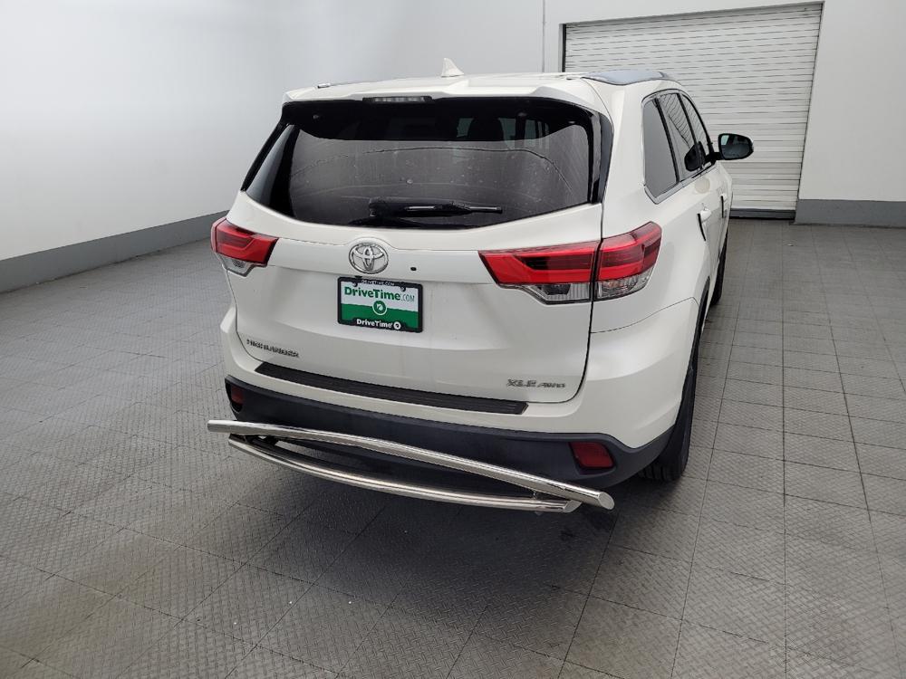 used 2019 Toyota Highlander car, priced at $22,395
